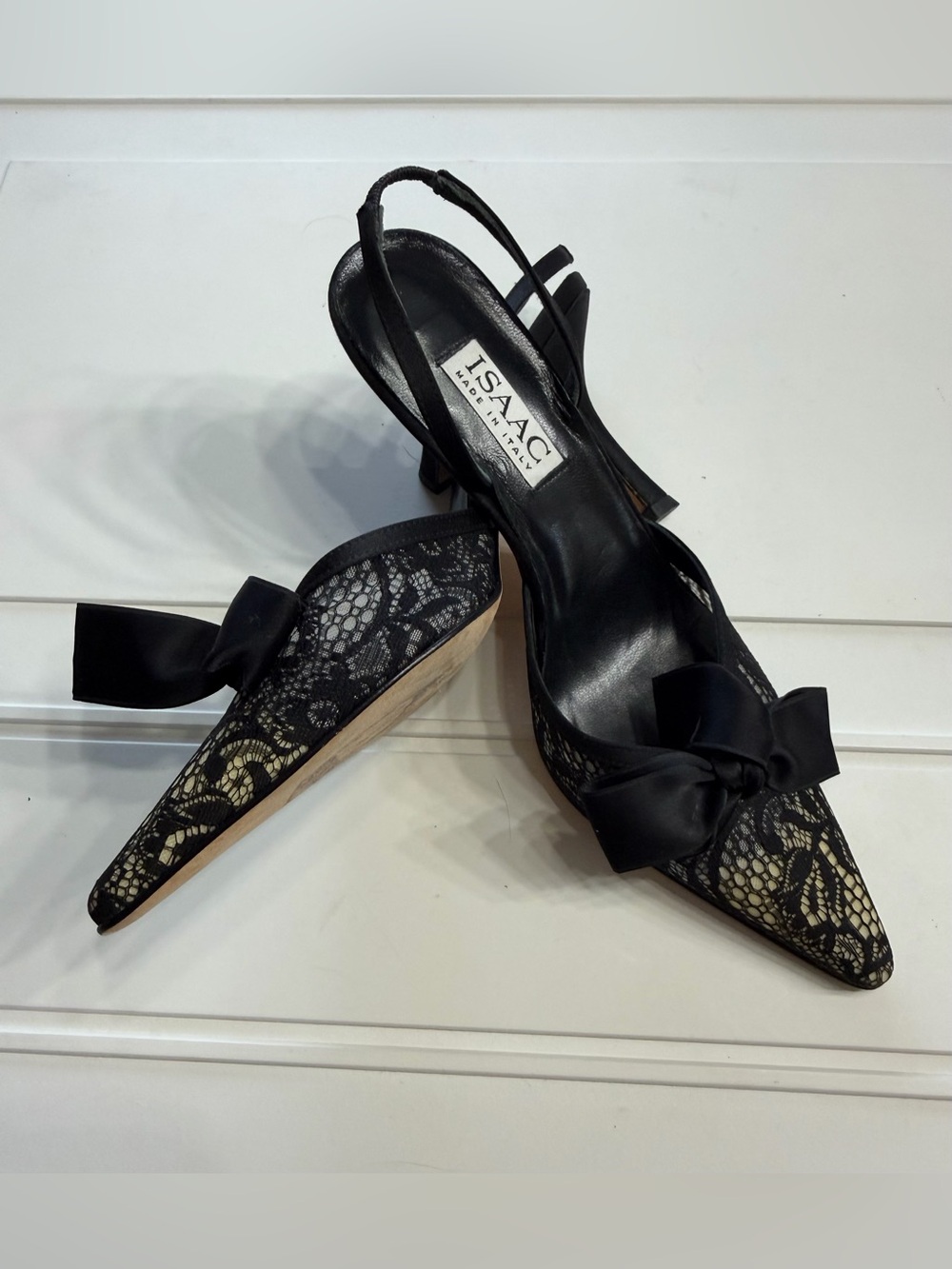 Isaac Women’s Sz 7.5 Black Lace Bow Leather Kitten Heels
